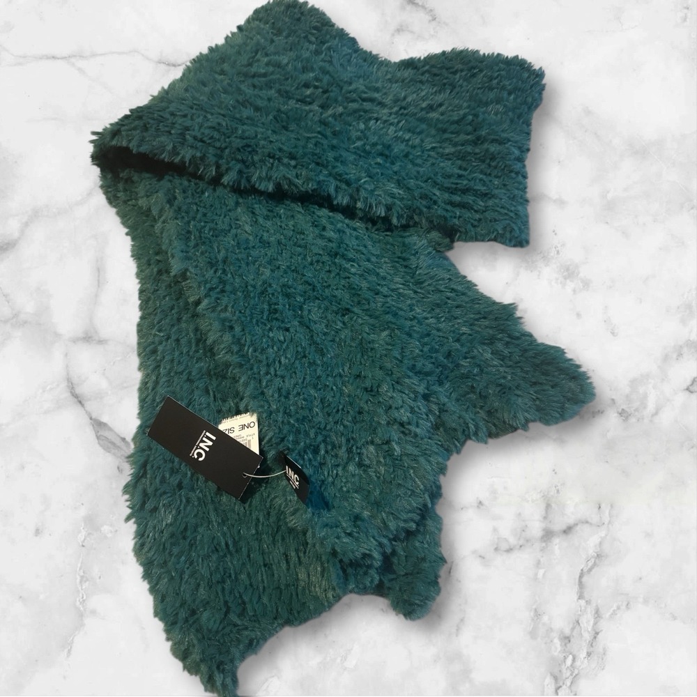 I.N.C. International Concepts Women's Faux-Fur Scarf in Green, ONE SIZE - Picture 2 of 2